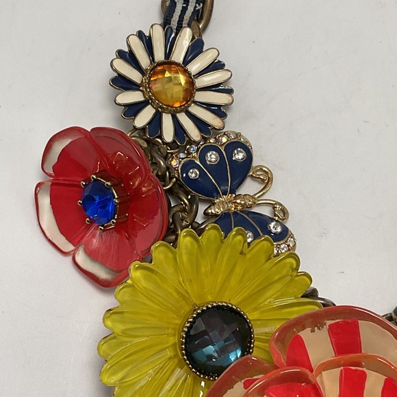 Betsey Johnson Yacht Club Lucite Flowers Rhinestone Necklace - Picture 9 of 15